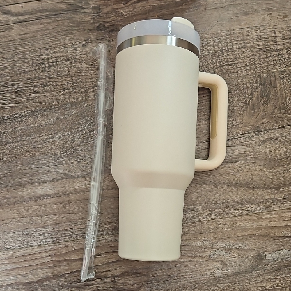 Cream Travel Mug with Handle and Straw